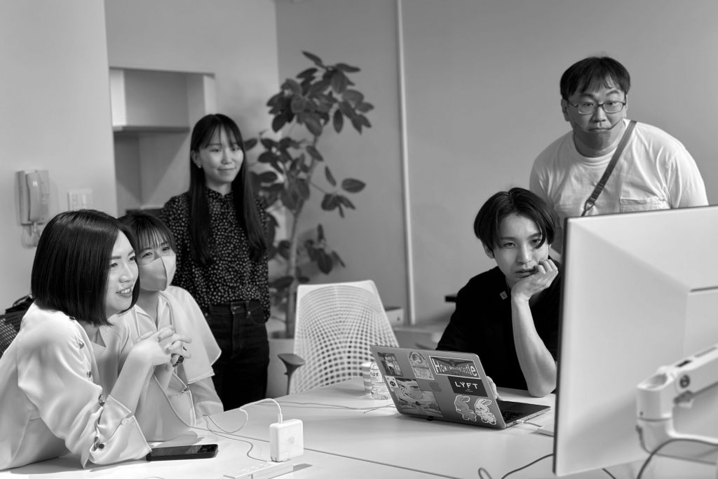 コーポレートサイトを作成中の雰囲気